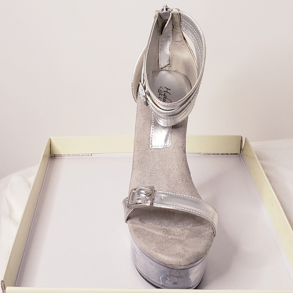 SOLD on M- "Bondage" Ankle Cuff Silver Platform, Highest Heel - Picture 9 of 16